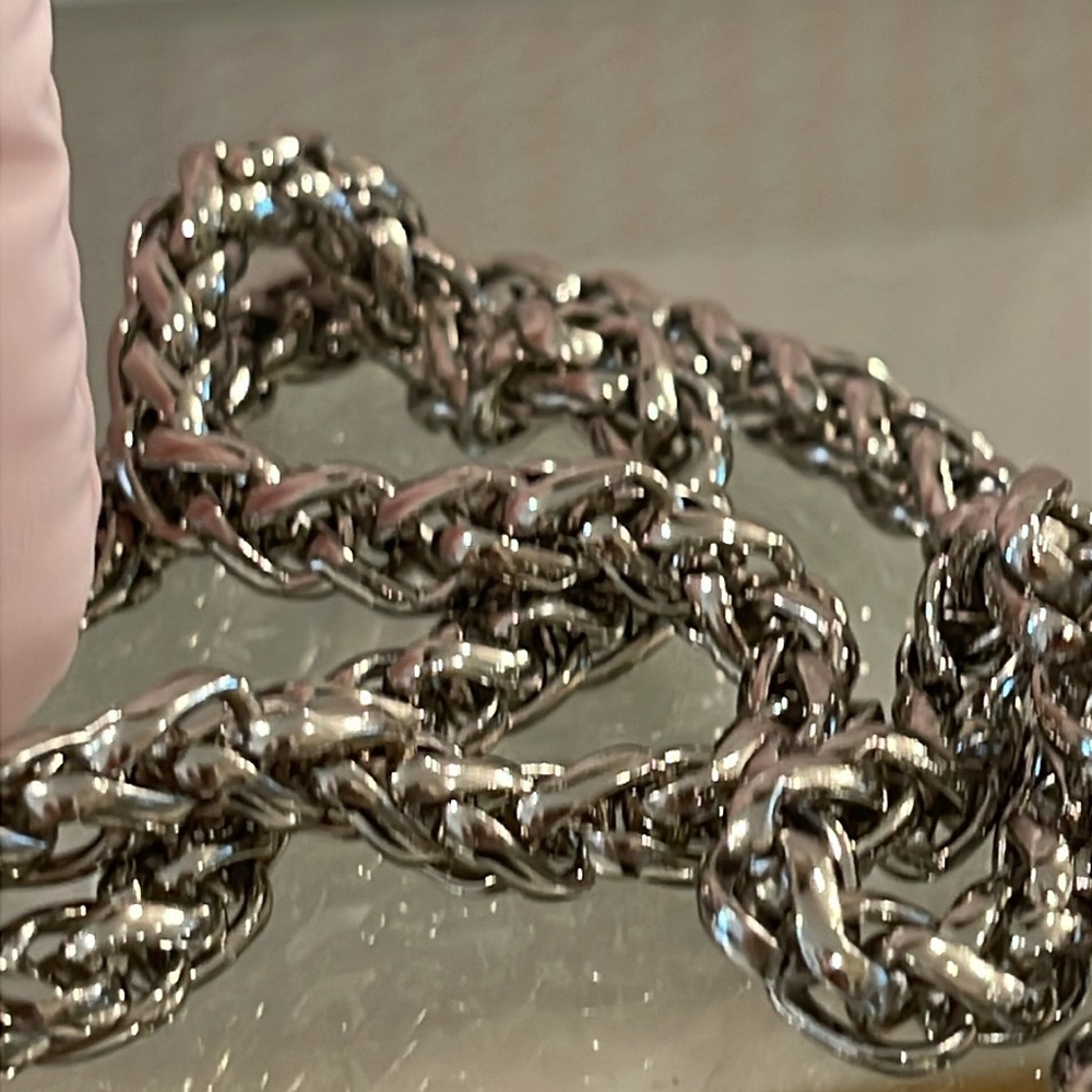Dior Pink Clutch with Silver Chain - Picture 5 of 13